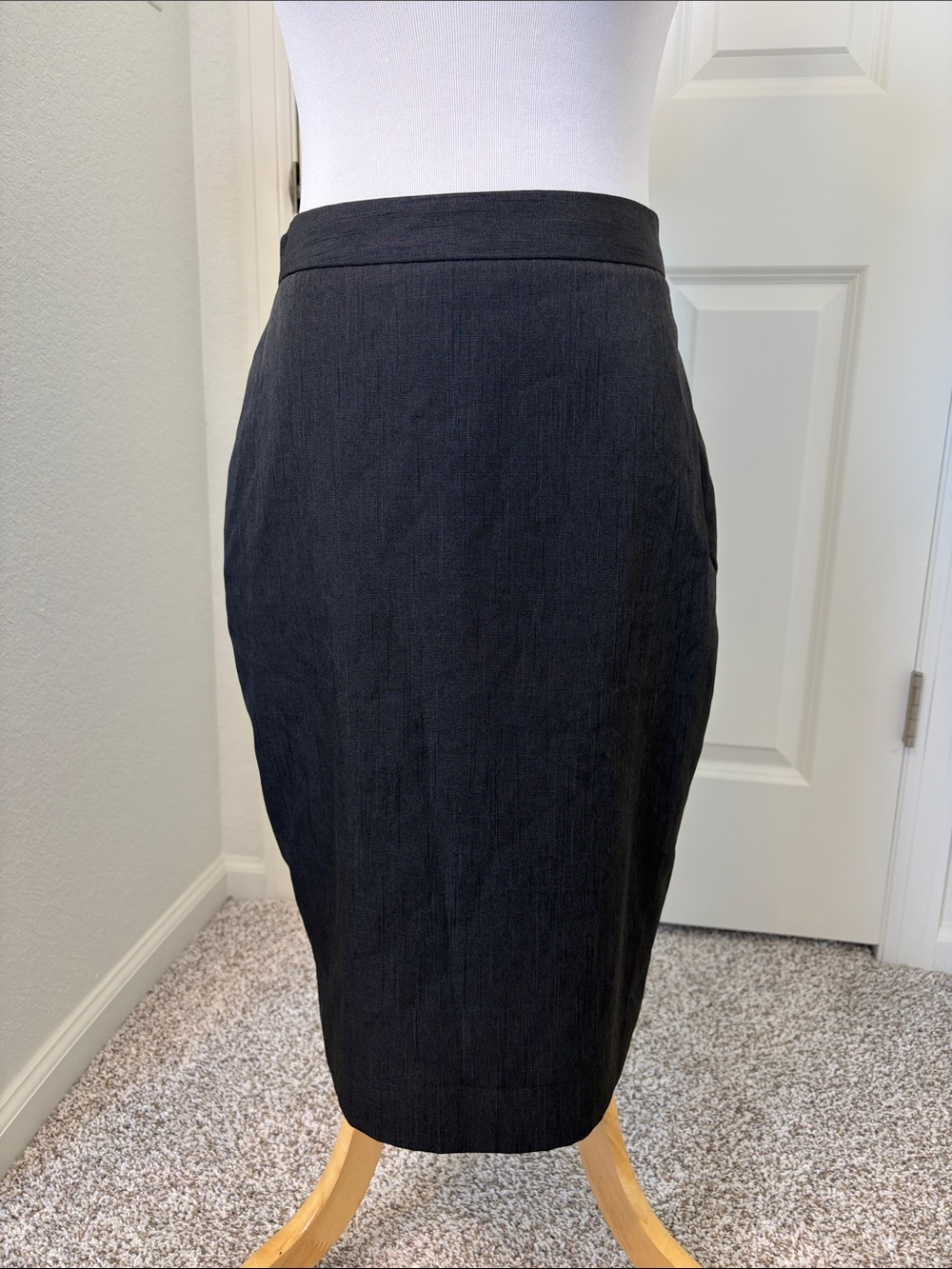 Sleek Charcoal Grey Pencil Skirt — Professional Tailored Fit